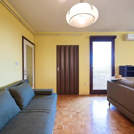 Three Bedroom Tesla Maraska * Ζαντάρ