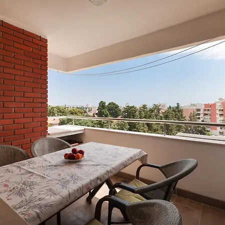 Three Bedroom Tesla Maraska Διαμέρισμα