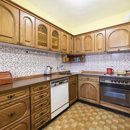 Three Bedroom Tesla Maraska Διαμέρισμα *