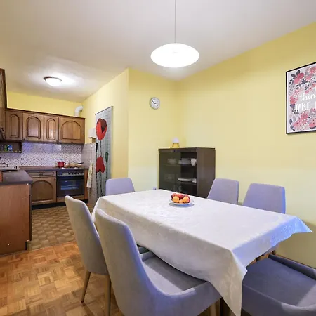 Three Bedroom Tesla Maraska Διαμέρισμα *