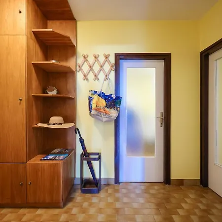 Apartamento Three Bedroom Tesla Maraska