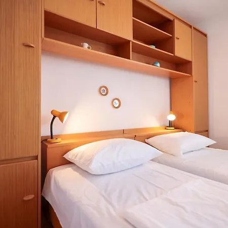 아파트 Three Bedroom Tesla Maraska 자다르