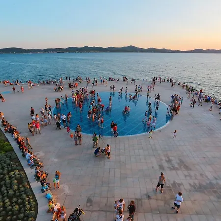 Three Bedroom Tesla Maraska