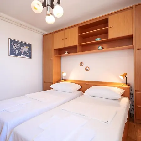 Three Bedroom Tesla Maraska Daire *