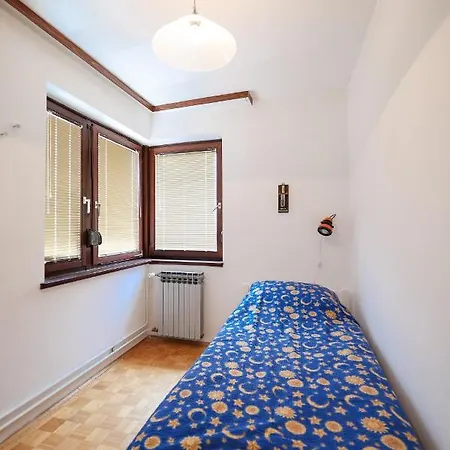 Three Bedroom Tesla Maraska Daire *
