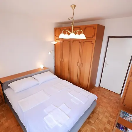 Apartamento Three Bedroom Tesla Maraska