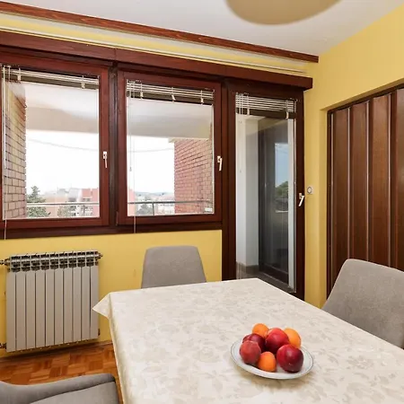 Three Bedroom Tesla Maraska *