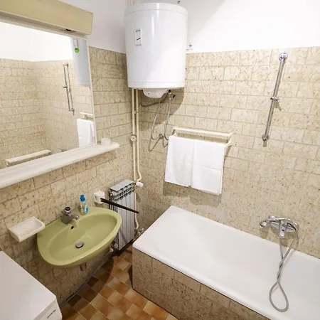 Three Bedroom Tesla Maraska Daire Zadar
